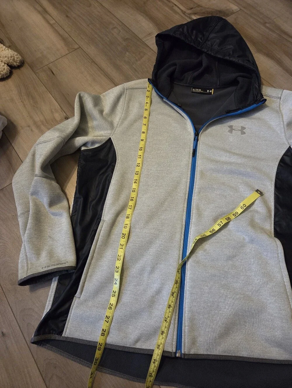 Under Armour Men’s Light Gray Full-Zip Performance Jacket with Black Hood